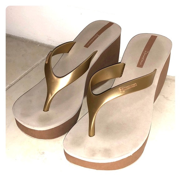ipanema wedge flip flops
